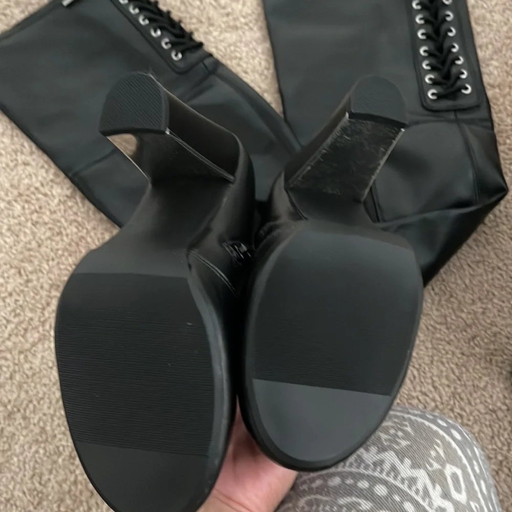 Over the Knee black boots - Picture 4 of 7